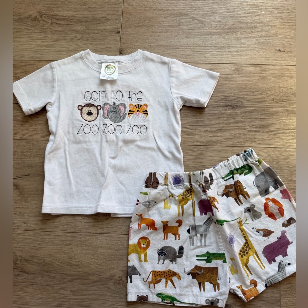 Custom shorts set